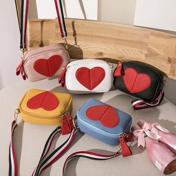 2022 Нова дамска чанта за отдих, малка Квадратна чанта на едно рамо, чанта-месинджър джоб, чанта за мобилен телефон, малка чанта във формата на сърце от изкуствена кожа