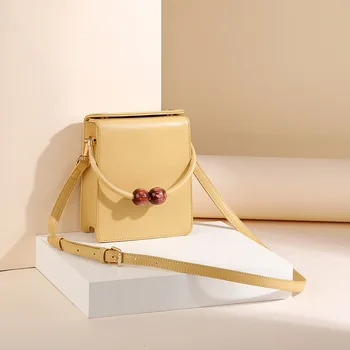 2022 Нов дамски Моден Нишевый Дизайн, Универсален Квадратна Однотонная Чанта-месинджър с Едно рамо, чанта Petit Sac Bandoulière
